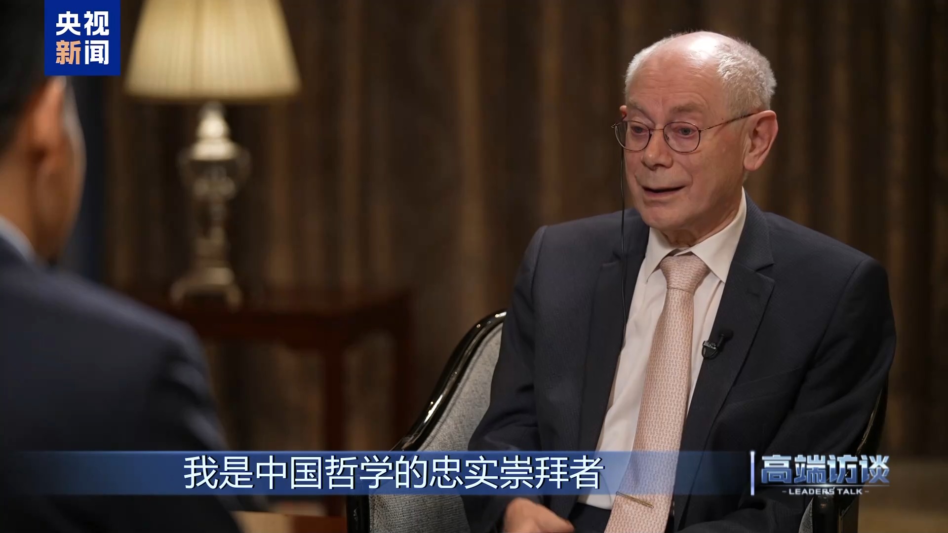 Ex-primeiro-ministro da Bélgica concede entrevista exclusiva ao CMG