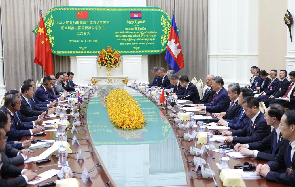 China e Camboja concordam em construir comunidade com futuro compartilhado sob todos os climas na nova era