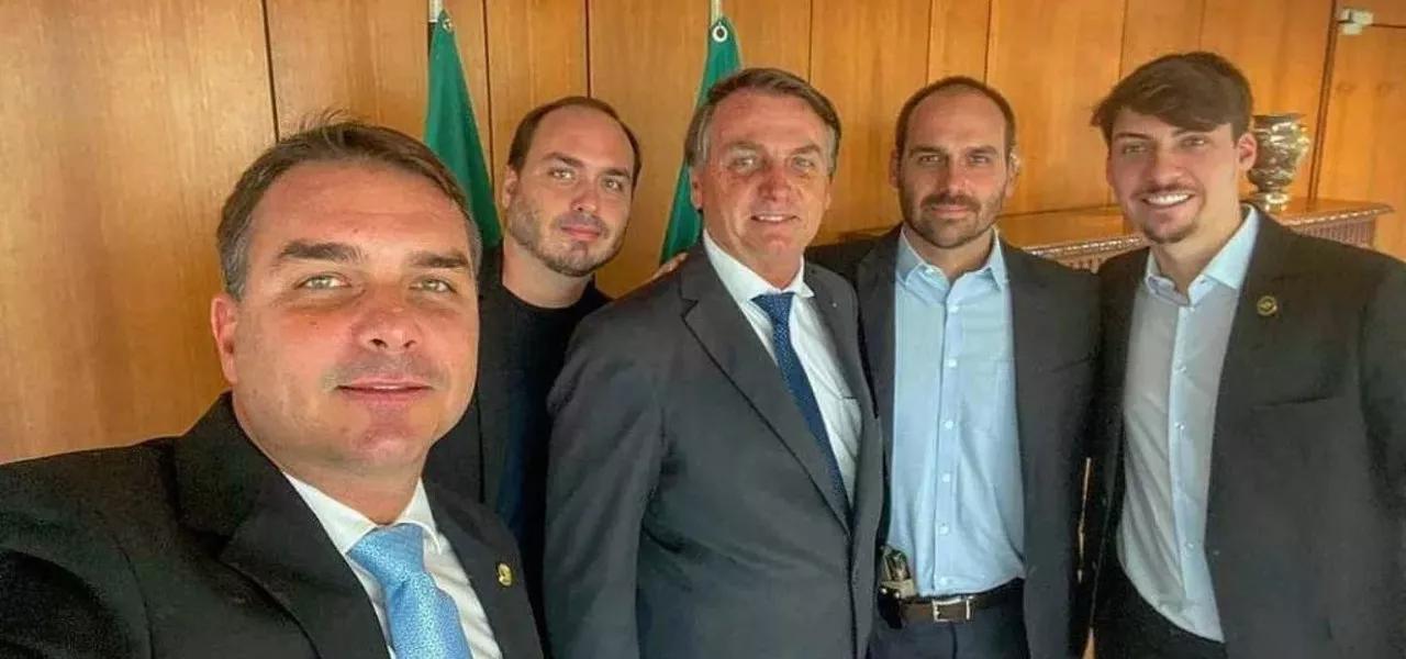 Flávio, Carlos, Jair, Eduardo e Jair Renan Bolsonaro