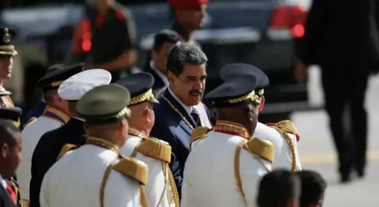 Nicolás Maduro e comando militar em evento em Caracas